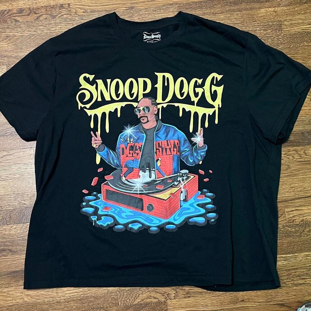 Snoop dogg spinning black t shirt